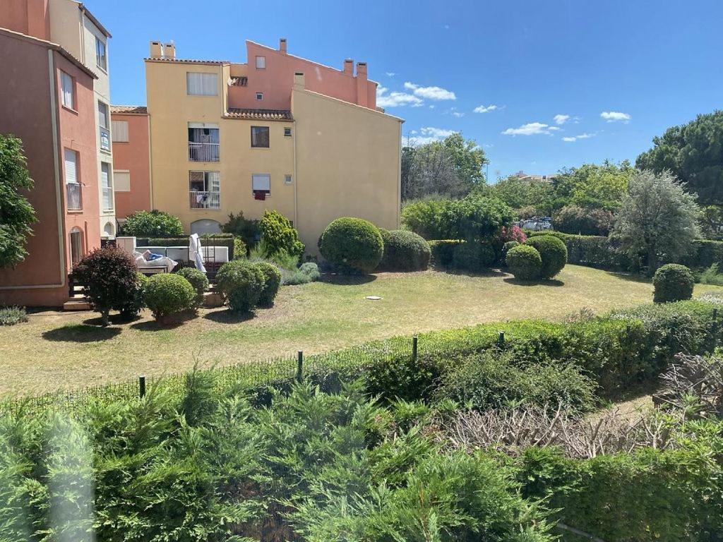 Studio 16 Le Cap D'Agde Avec Parking Prive Proche Du Centre Luaran gambar