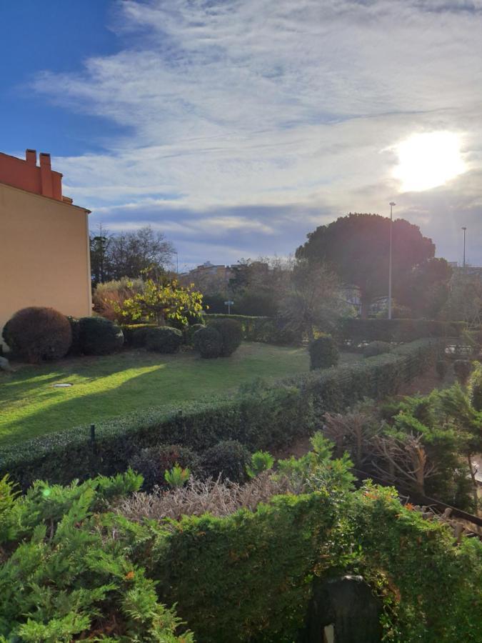 Studio 16 Le Cap D'Agde Avec Parking Prive Proche Du Centre Luaran gambar